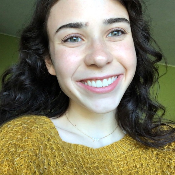 lilykarvelis12